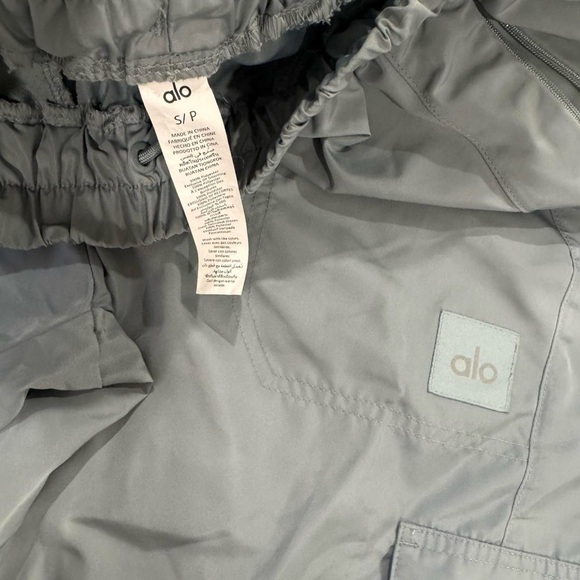 ALO Yoga track pants - Picture 3 of 8